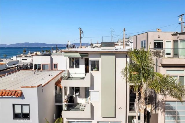 207 42nd Street, Manhattan Beach, CA 90266