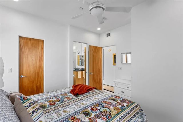 207 42nd Street, Manhattan Beach, CA 90266