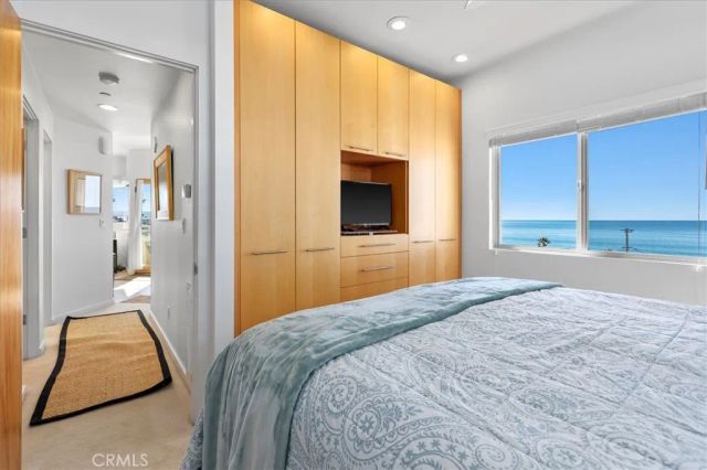 207 42nd Street, Manhattan Beach, CA 90266