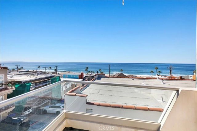 207 42nd Street, Manhattan Beach, CA 90266