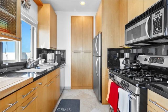 207 42nd Street, Manhattan Beach, CA 90266