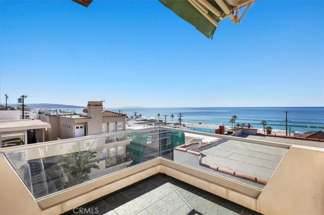 207 42nd Street, Manhattan Beach, CA 90266