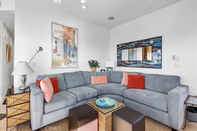 207 42nd Street, Manhattan Beach, CA 90266