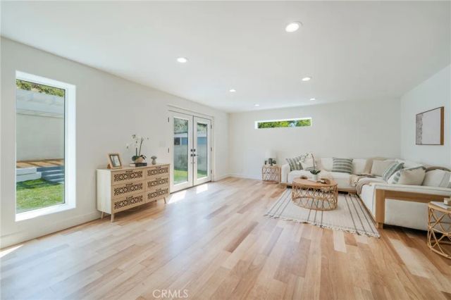 5714 Brushton, Los Angeles, CA 90008