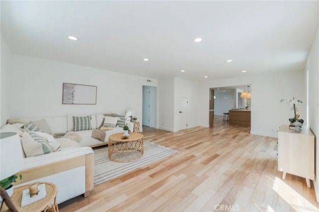 5714 Brushton, Los Angeles, CA 90008