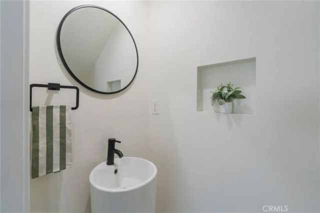 5714 Brushton, Los Angeles, CA 90008