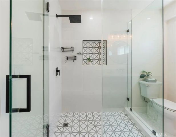 5714 Brushton, Los Angeles, CA 90008