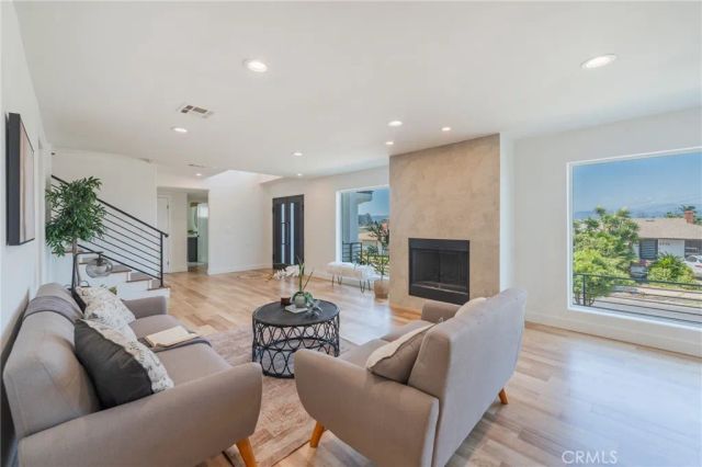 5714 Brushton, Los Angeles, CA 90008