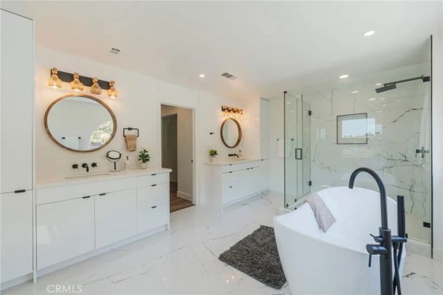 5714 Brushton, Los Angeles, CA 90008