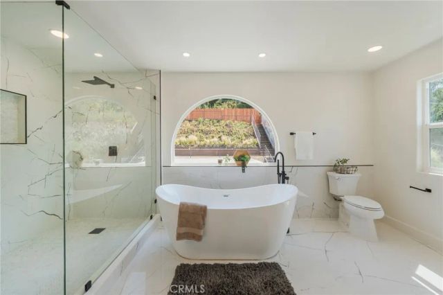 5714 Brushton, Los Angeles, CA 90008