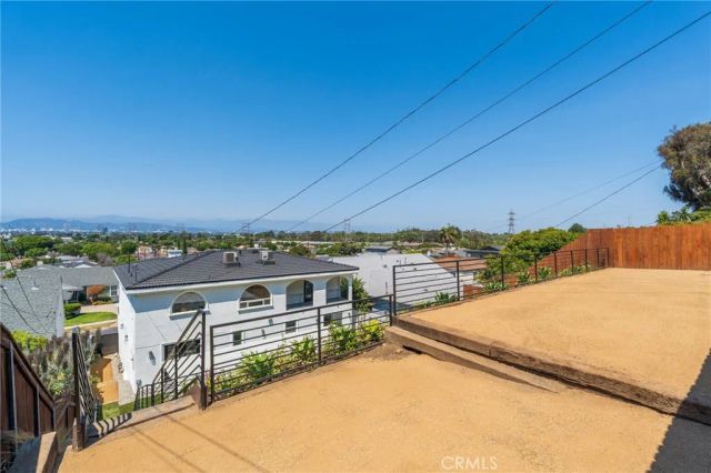 5714 Brushton, Los Angeles, CA 90008