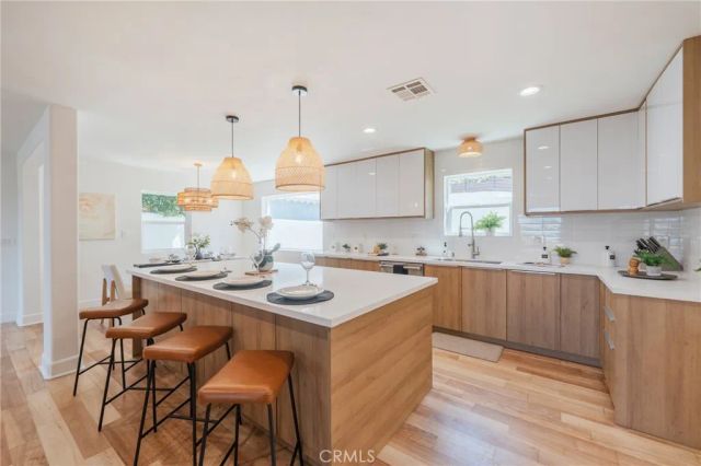 5714 Brushton, Los Angeles, CA 90008