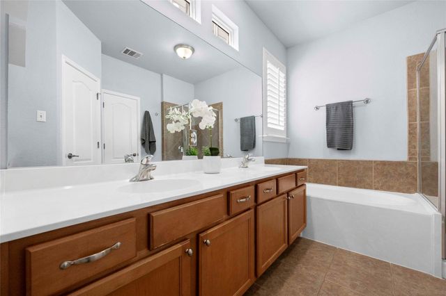 6704 Menchaca RD 29, Austin, TX 78745