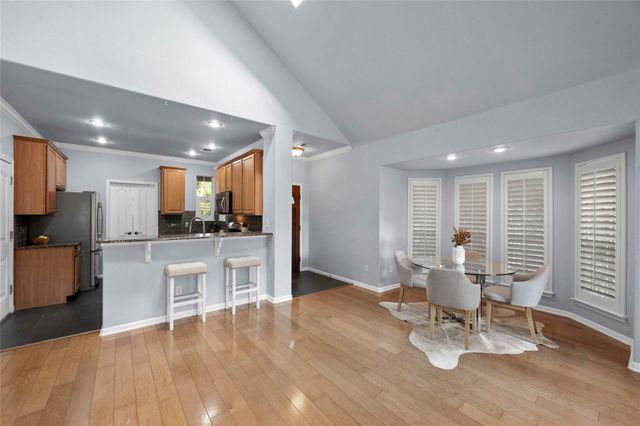 6704 Menchaca RD 29, Austin, TX 78745