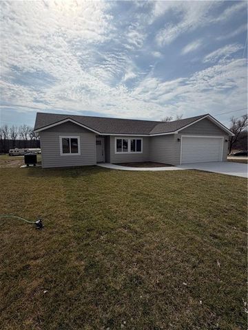 209 W 2nd Street, Creighton, MO 64739