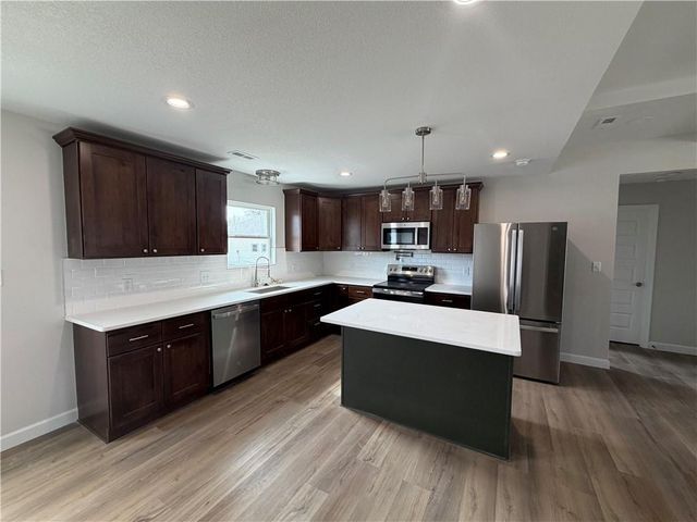 209 W 2nd Street, Creighton, MO 64739