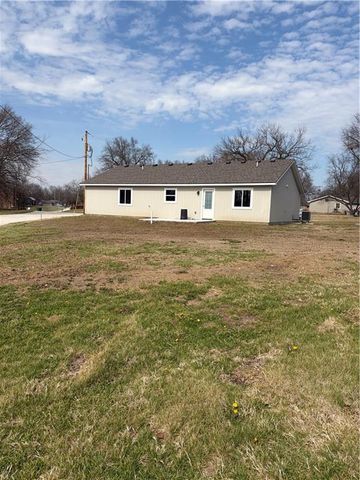209 W 2nd Street, Creighton, MO 64739