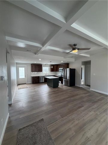 209 W 2nd Street, Creighton, MO 64739