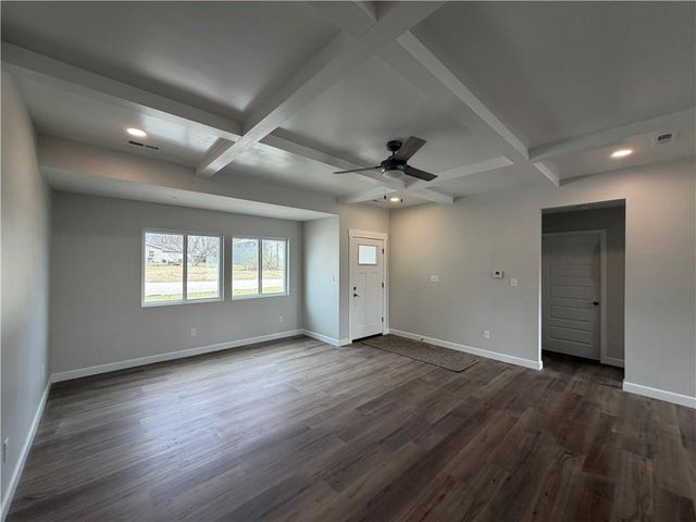 209 W 2nd Street, Creighton, MO 64739