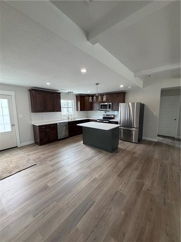 209 W 2nd Street, Creighton, MO 64739