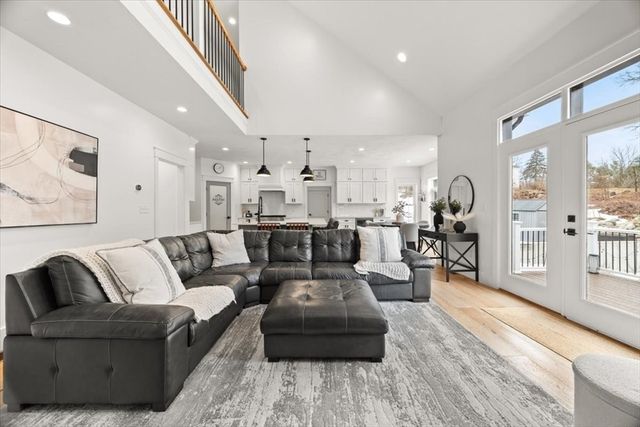 401 South Street, Foxboro, MA 02035