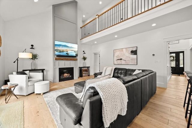 401 South Street, Foxboro, MA 02035