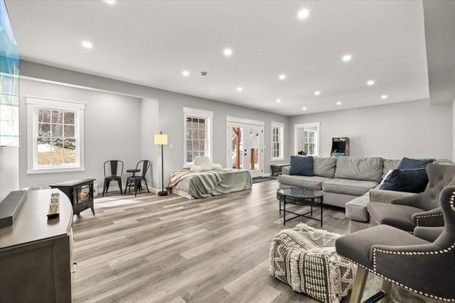 401 South Street, Foxboro, MA 02035