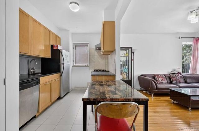 71-28 163rd Street 2A, Fresh Meadows, NY 11365