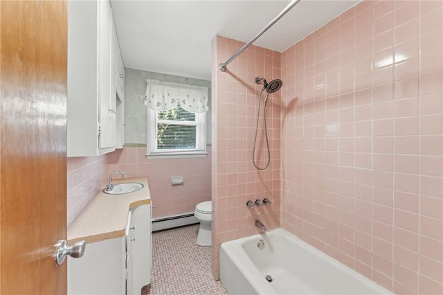 382 Beavertail Road, Jamestown, RI 02835