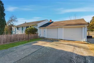 382 Beavertail Road, Jamestown, RI 02835