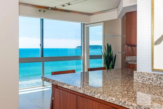 1710 Avenida del Mundo PH02, Coronado, CA 92118