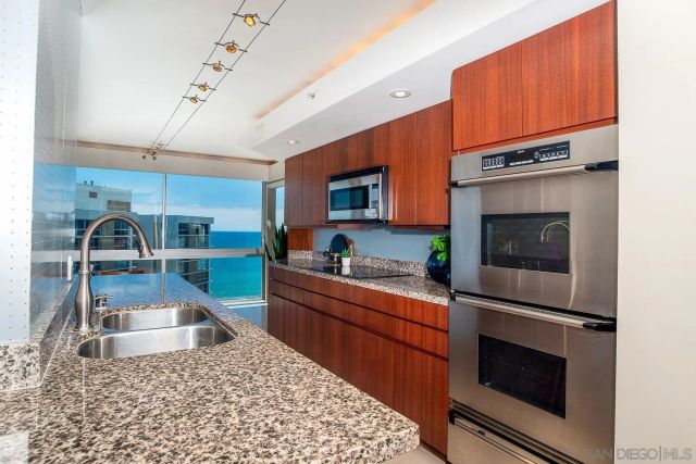 1710 Avenida del Mundo PH02, Coronado, CA 92118