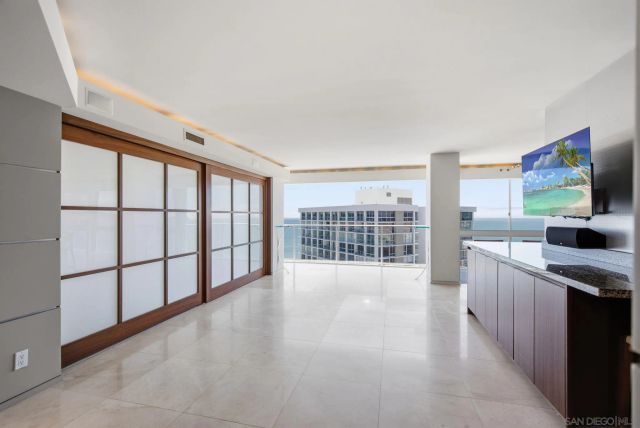 1710 Avenida del Mundo PH02, Coronado, CA 92118