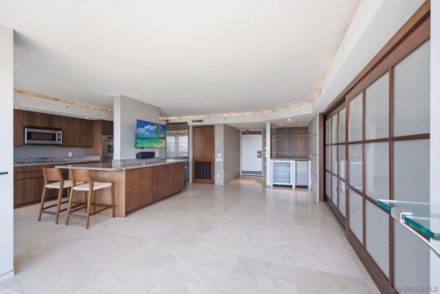 1710 Avenida del Mundo PH02, Coronado, CA 92118