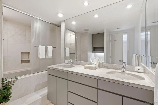 1710 Avenida del Mundo PH02, Coronado, CA 92118
