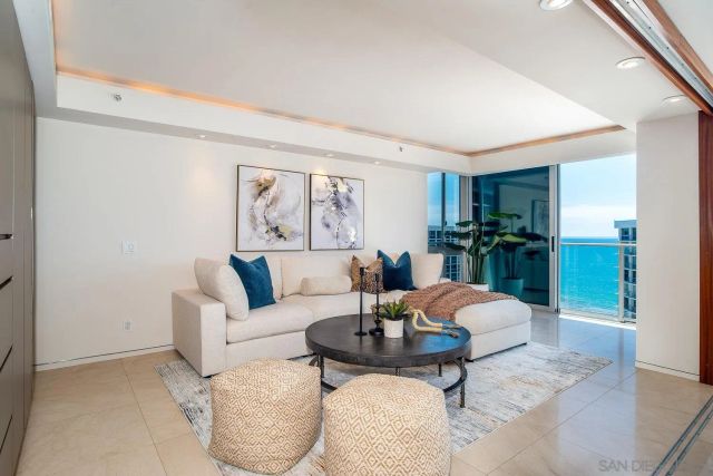 1710 Avenida del Mundo PH02, Coronado, CA 92118