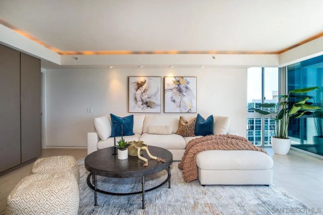 1710 Avenida del Mundo PH02, Coronado, CA 92118