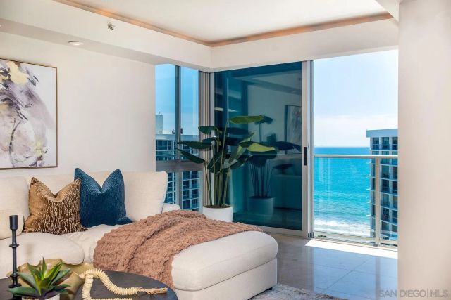 1710 Avenida del Mundo PH02, Coronado, CA 92118