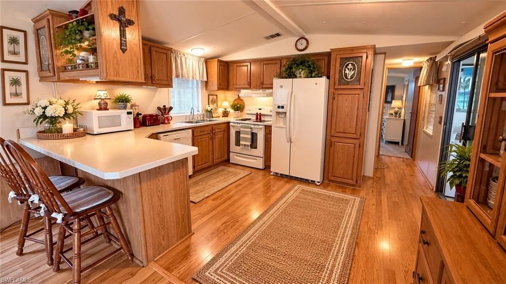 10651 Wales LOOP, BONITA SPRINGS, FL 34135 — photo 4