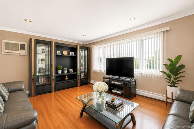 2706 Milburn Avenue, Baldwin, NY 11510
