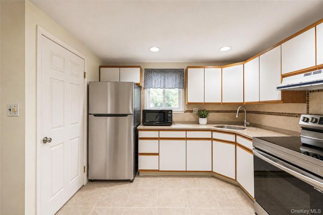 2706 Milburn Avenue, Baldwin, NY 11510
