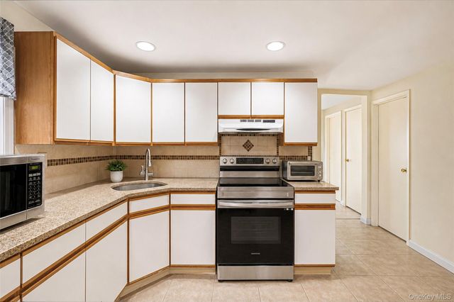 2706 Milburn Avenue, Baldwin, NY 11510