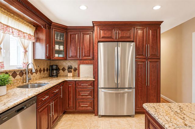 2706 Milburn Avenue, Baldwin, NY 11510