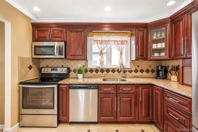 2706 Milburn Avenue, Baldwin, NY 11510