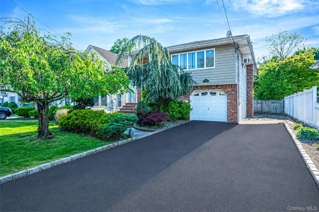 2706 Milburn Avenue, Baldwin, NY 11510