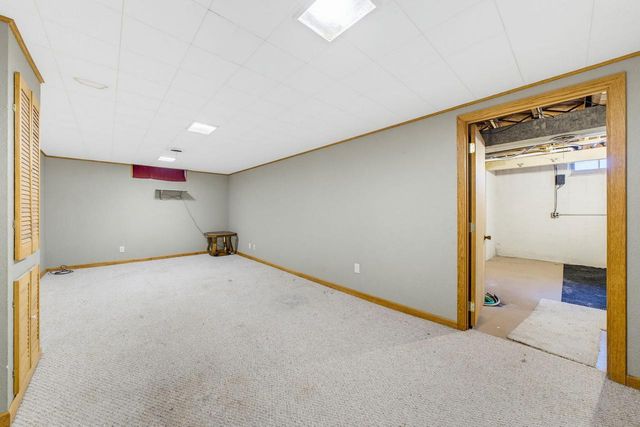 8716 W Boone AVENUE, West Allis, WI 53227