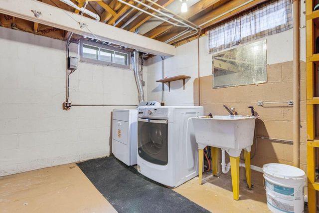 8716 W Boone AVENUE, West Allis, WI 53227