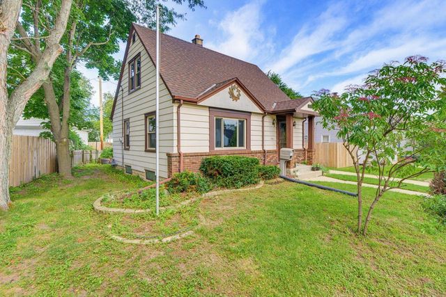 8716 W Boone AVENUE, West Allis, WI 53227
