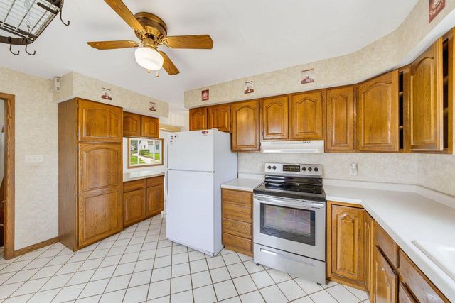 8716 W Boone AVENUE, West Allis, WI 53227