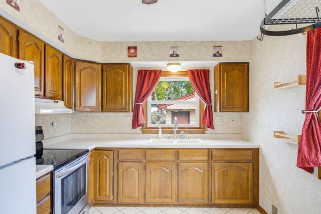 8716 W Boone AVENUE, West Allis, WI 53227